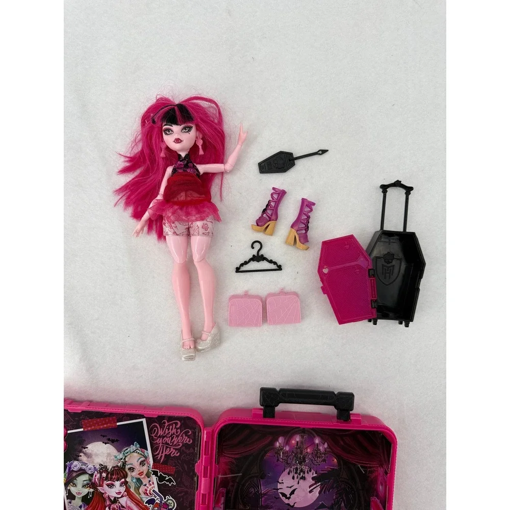 Monster High Draculaura Doll Travel Case Playset Pink Coffin Suitcase JDR50